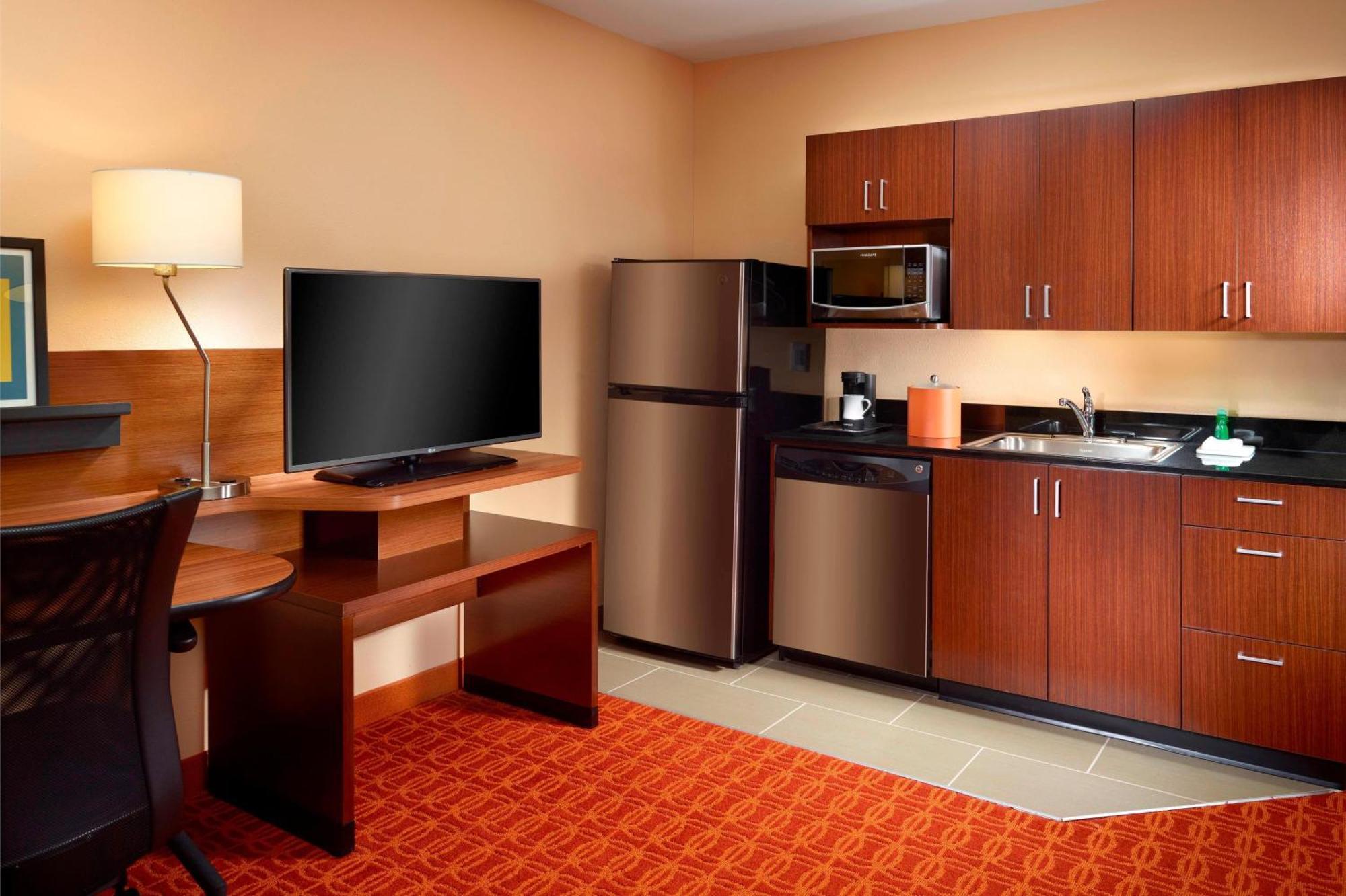 Fairfield Inn & Suites By Marriott Fayetteville North Exterior photo