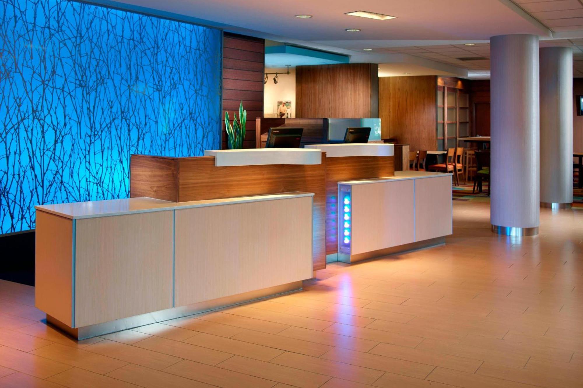 Fairfield Inn & Suites By Marriott Fayetteville North Exterior photo