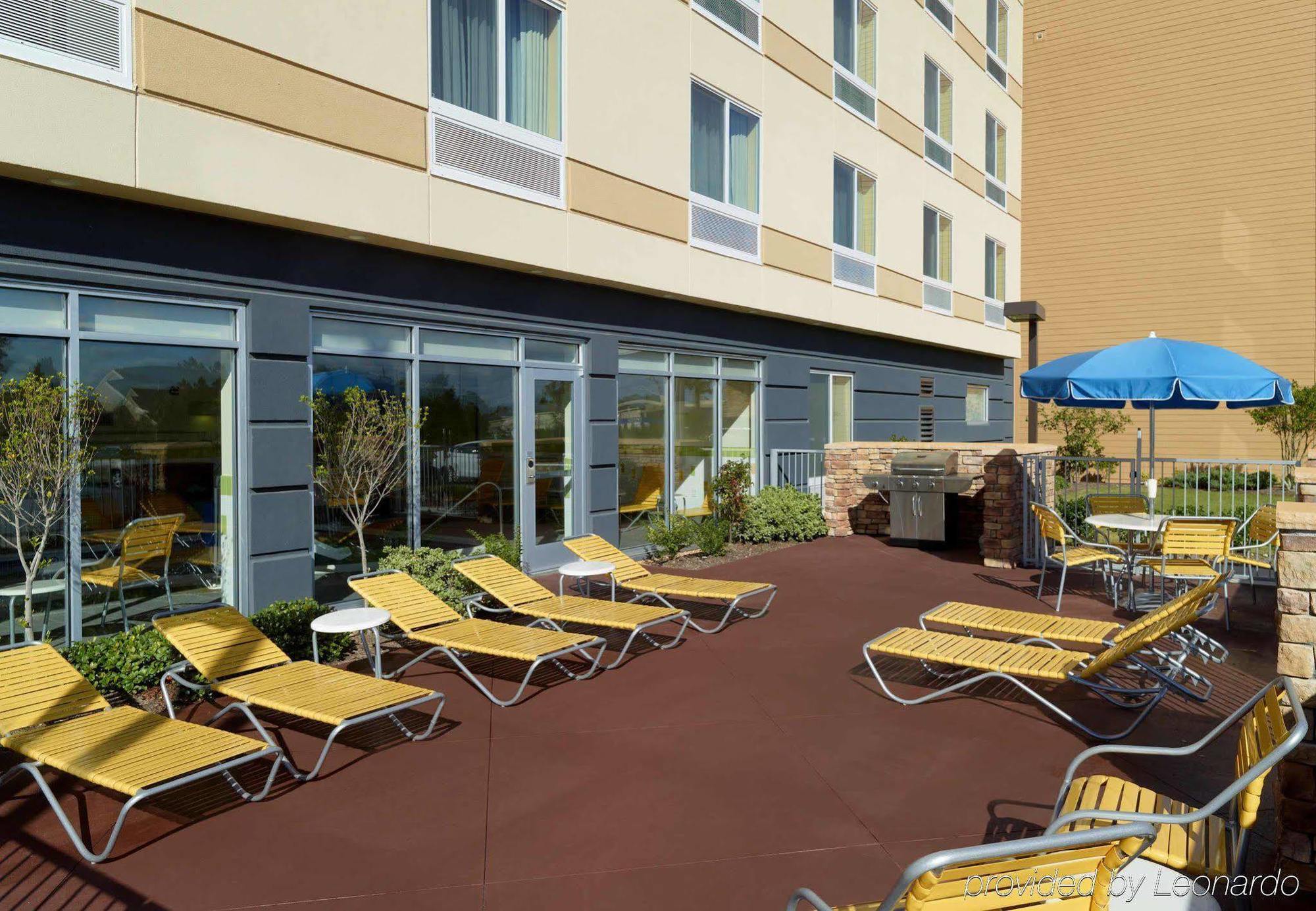 Fairfield Inn & Suites By Marriott Fayetteville North Exterior photo