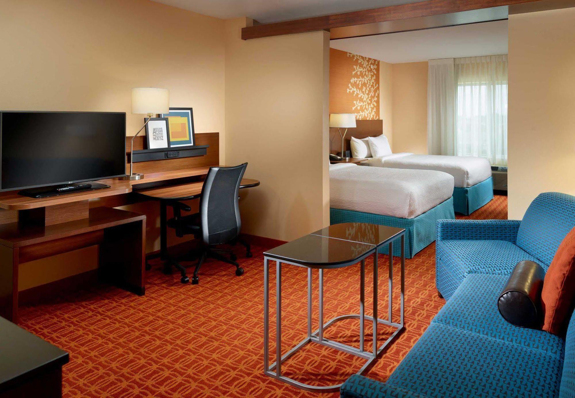 Fairfield Inn & Suites By Marriott Fayetteville North Exterior photo